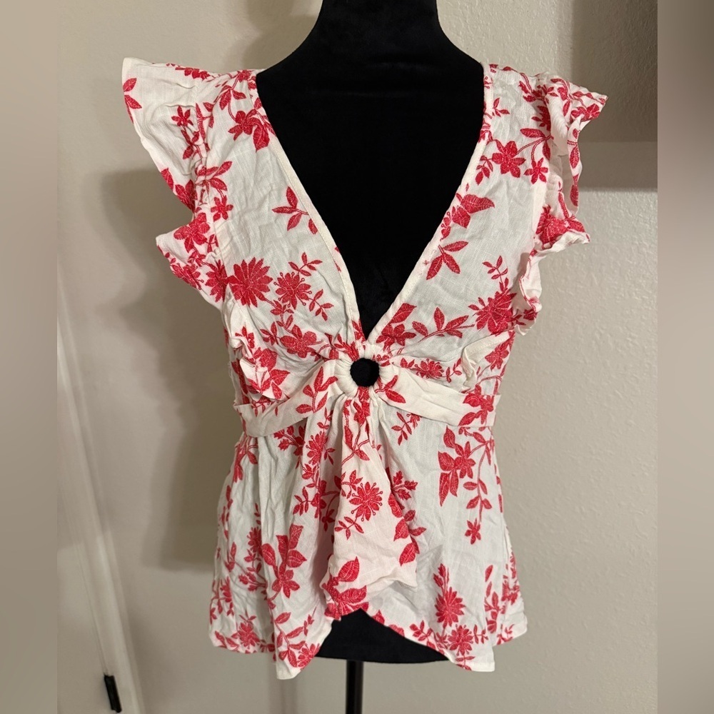 VENUS Floral Blouse with Ruffle Sleeves